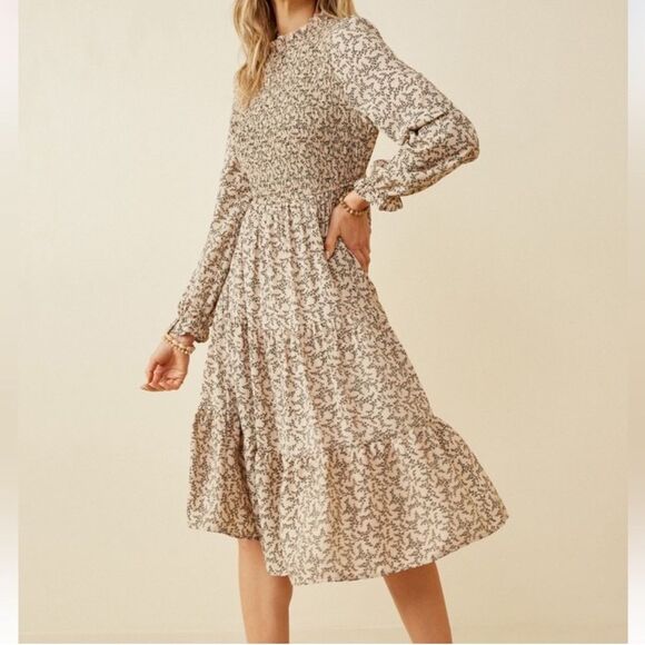 Dresses & Skirts - Midi Tier Dress Size Large